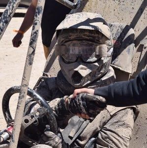 Meet your Posher, Luis